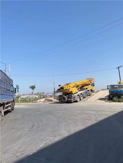 南通市25吨吊车的租赁价格大概是多少？